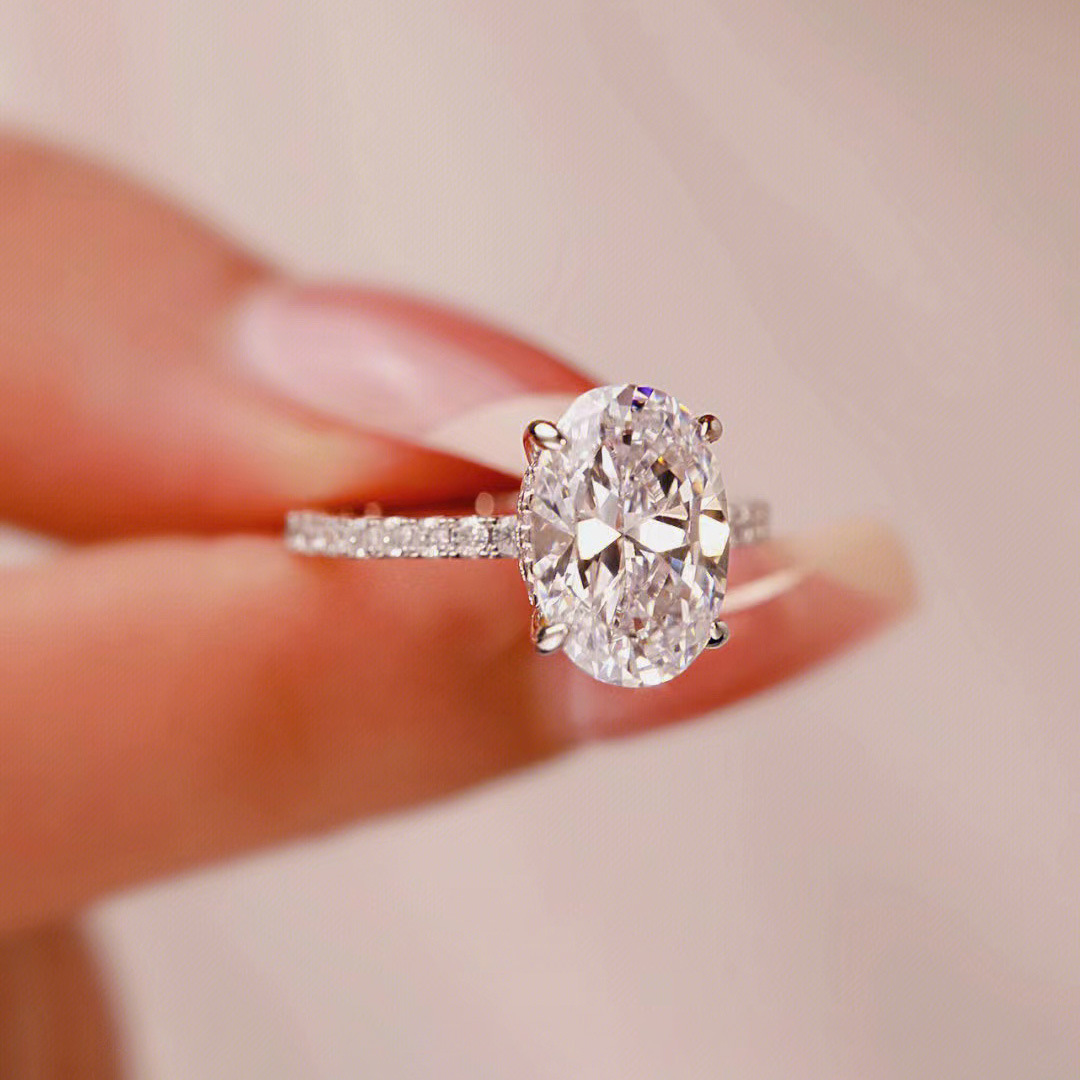 Luxury Oval Cut Solitaire Engagement Ring, Sparkling Cubic Zirconia Wedding Band For Bridal