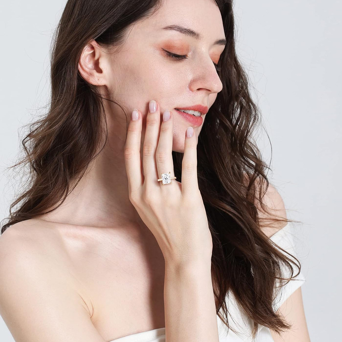 New Summer Rectangular White Diamond Ring With Side Stones, Four-Prong Light Luxury Jewelry