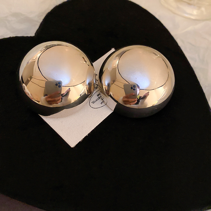 Niche Design Silver Circular Stud Earrings Light Luxury Cold Wind Versatile Earrings