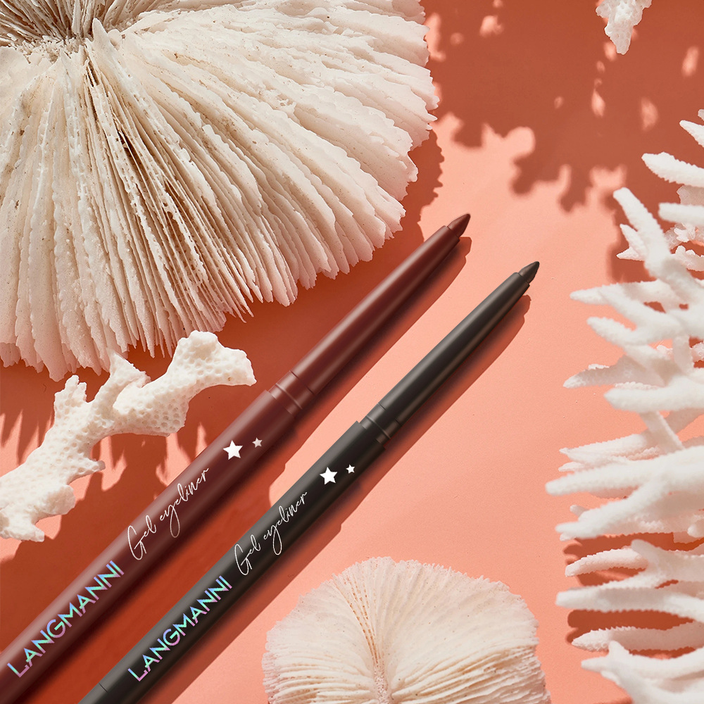 Eyeliner Is Waterproof And Long-lasting Without Smudging
