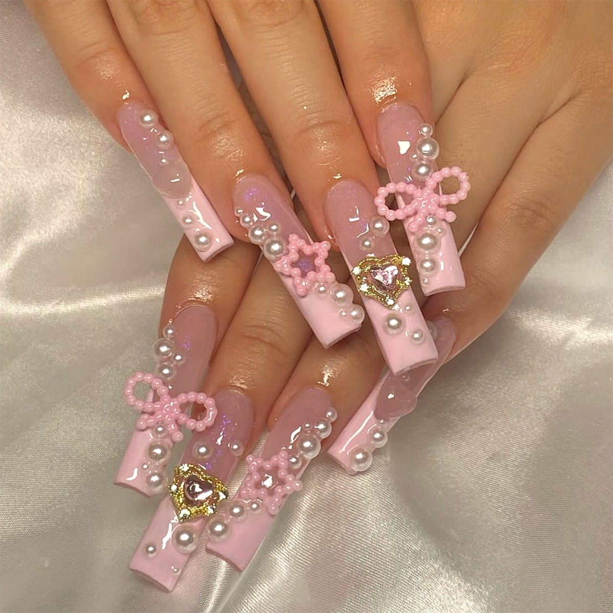طرف أظافر نسائي من Love Diamond Bow Wear