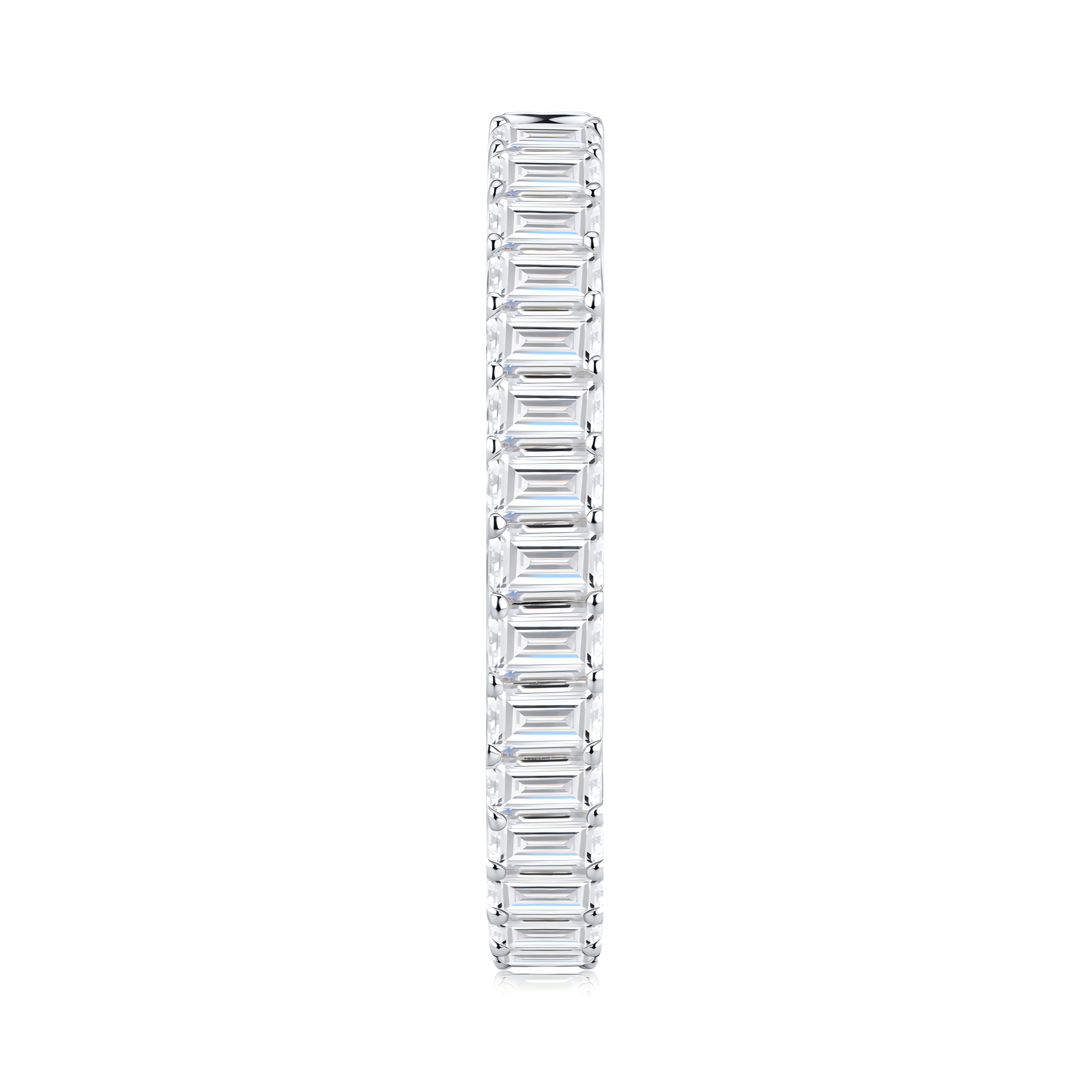 A Luxurious And Fashionable Minimalist Jewelry Earring Set Featuring Top-quality Moissanite Stones, Made Of S925 Silver Electroplated With Platinum.