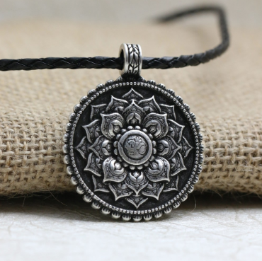 Pendentif Om en Argent العتيقة