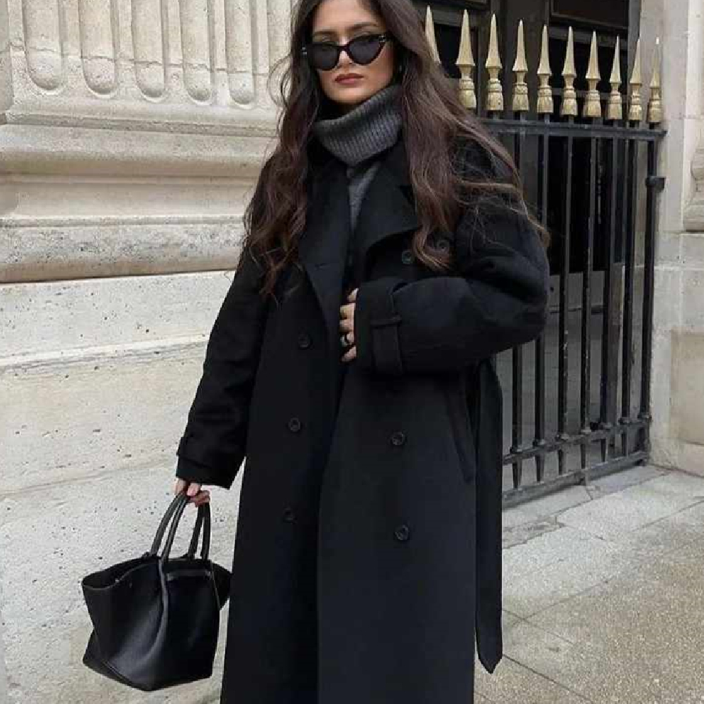 أزياء نسائية مع معطف صوف بحزام كبير