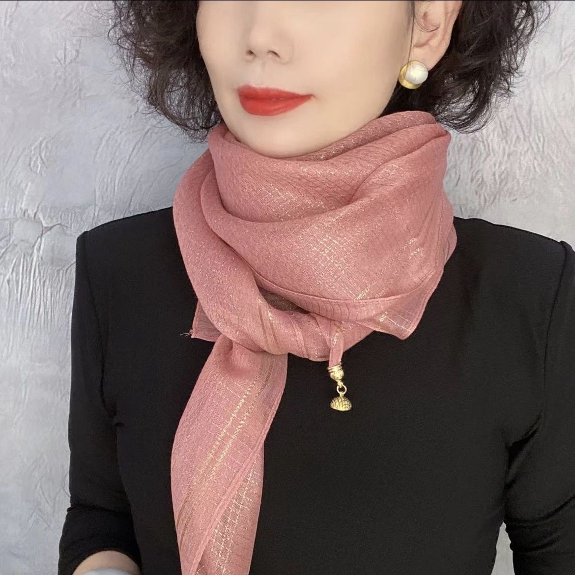 مزاجه النمط الغربي وشاح حريري كسول